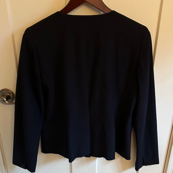 Ann Taylor Women's Navy Blazer, size 8 - Picture 8 of 8